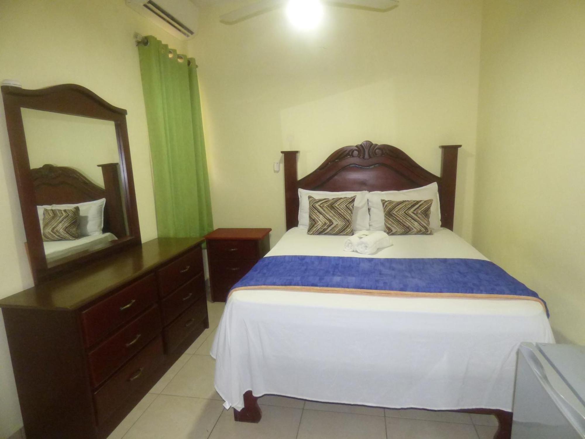 Hotel Enrique I Gazcue, Bed And Breakfast Santo Domingo Bagian luar foto