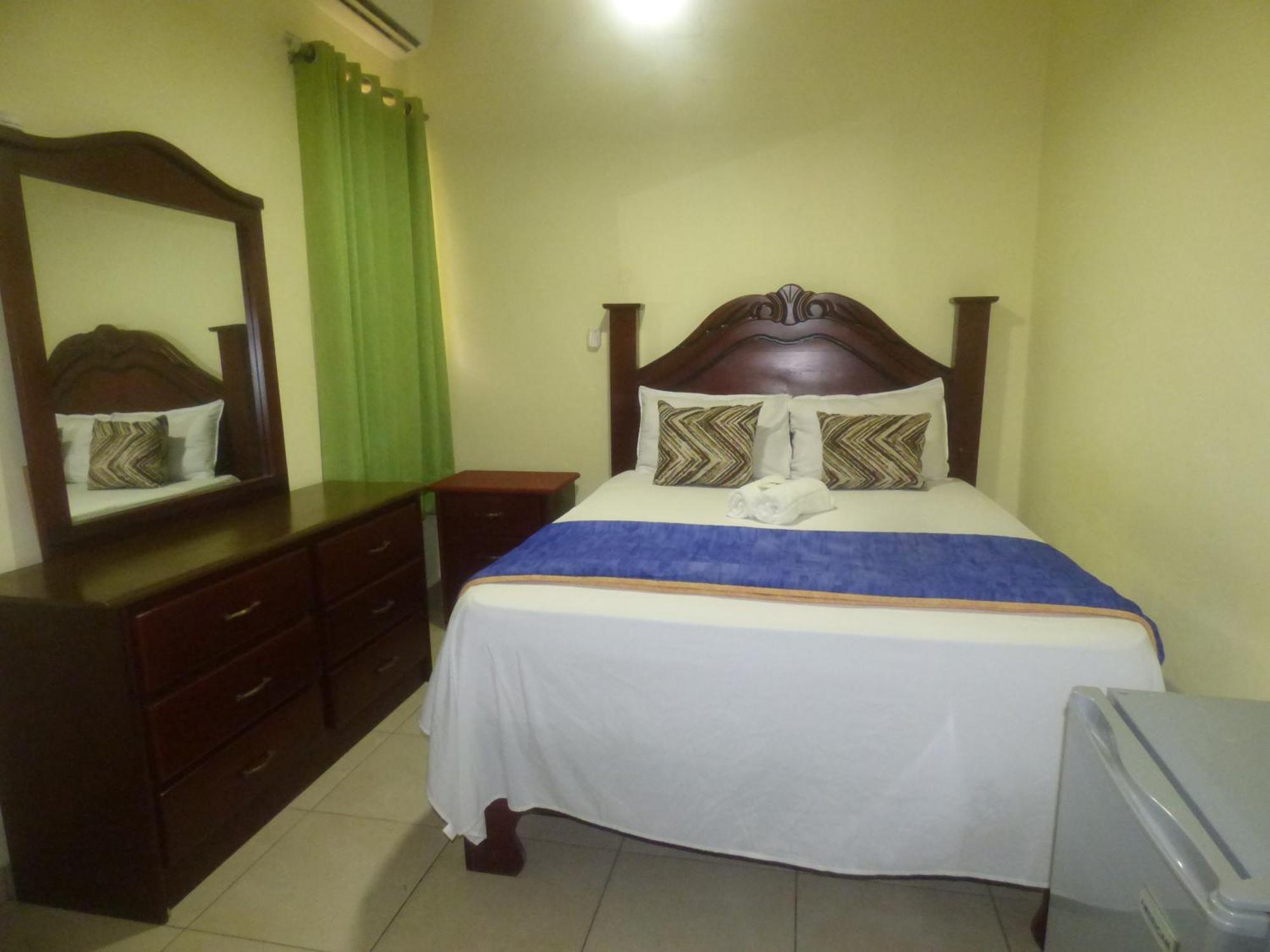 Hotel Enrique I Gazcue, Bed And Breakfast Santo Domingo Bagian luar foto