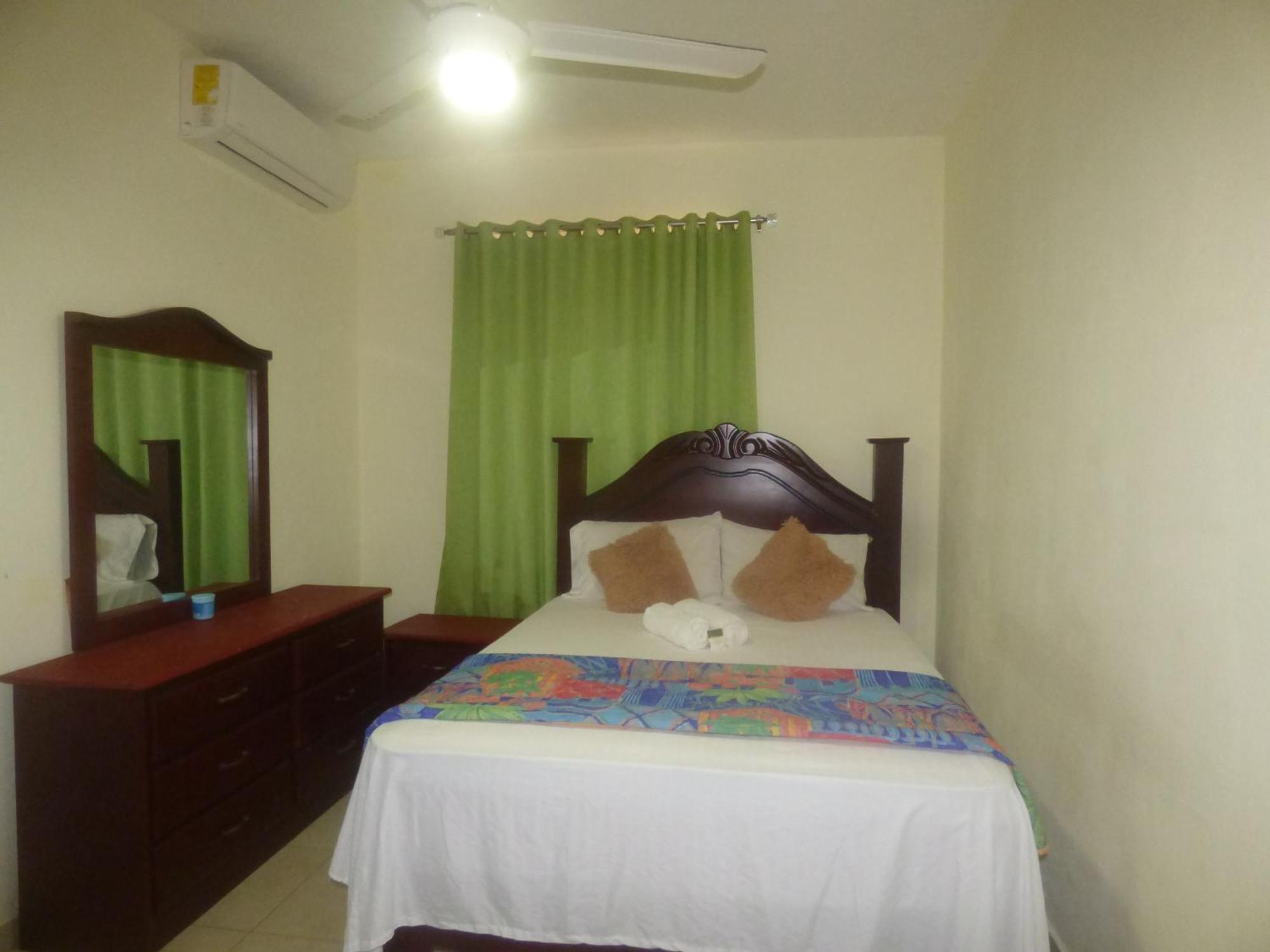 Hotel Enrique I Gazcue, Bed And Breakfast Santo Domingo Bagian luar foto