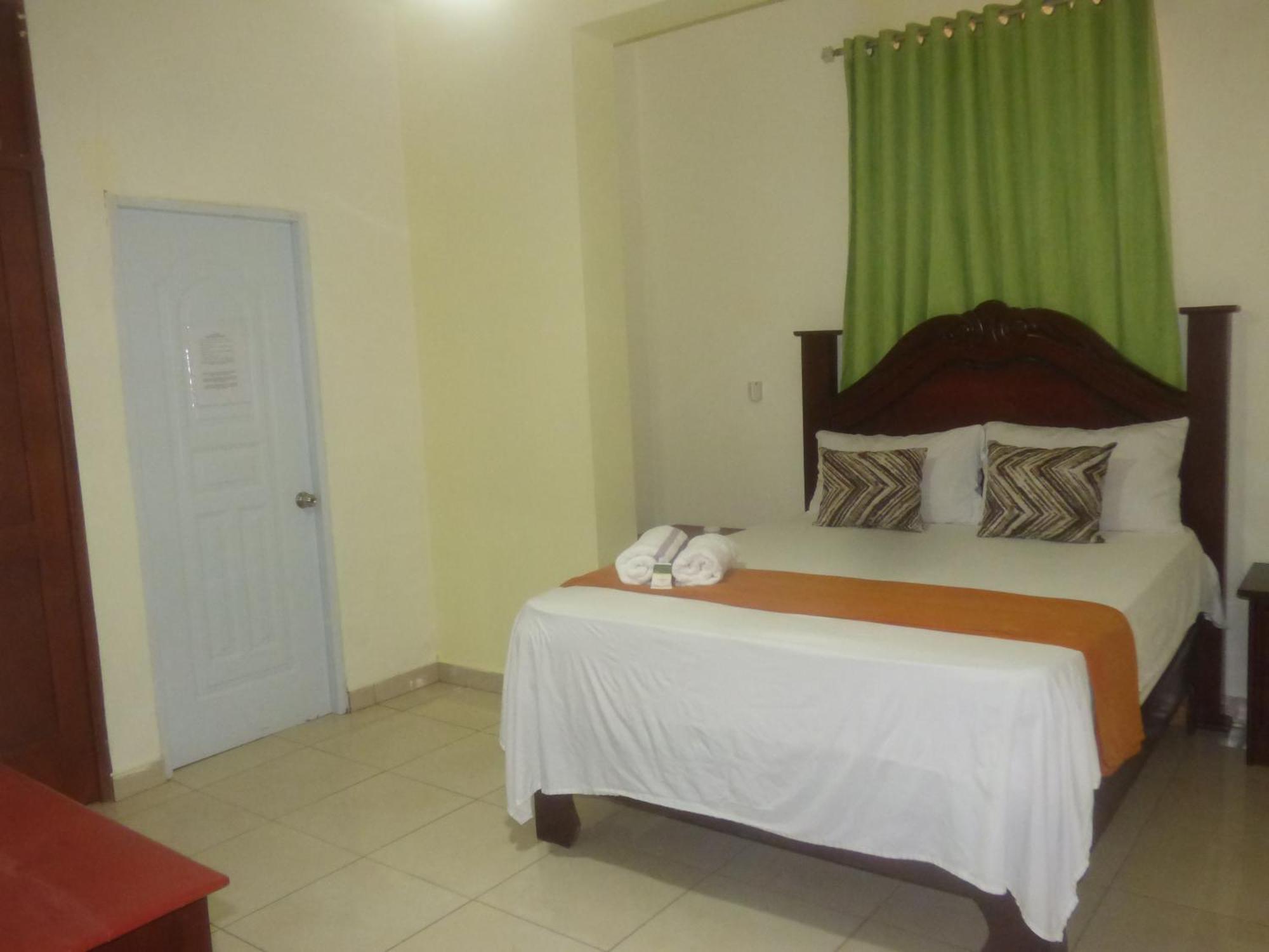 Hotel Enrique I Gazcue, Bed And Breakfast Santo Domingo Bagian luar foto