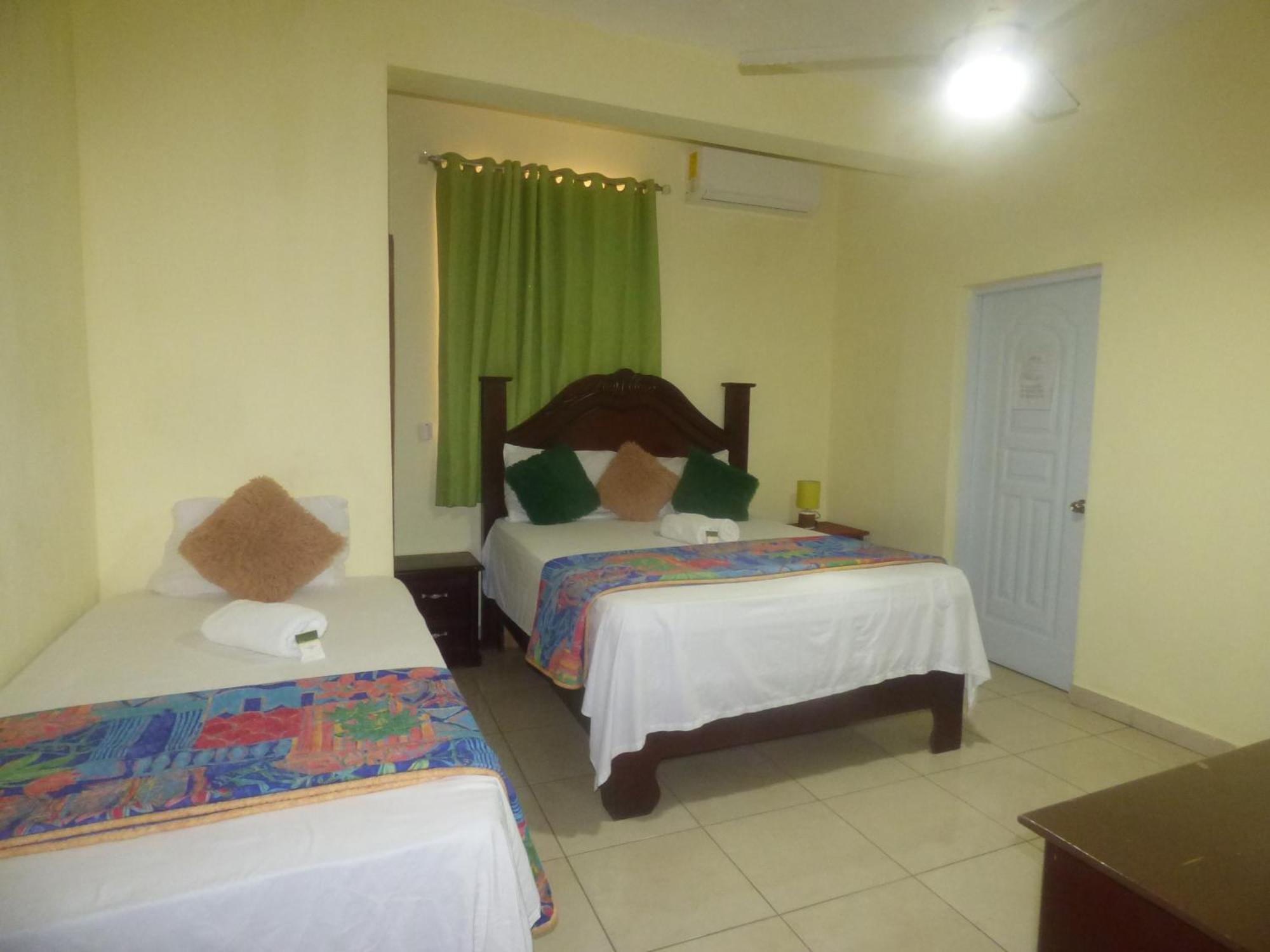 Hotel Enrique I Gazcue, Bed And Breakfast Santo Domingo Bagian luar foto