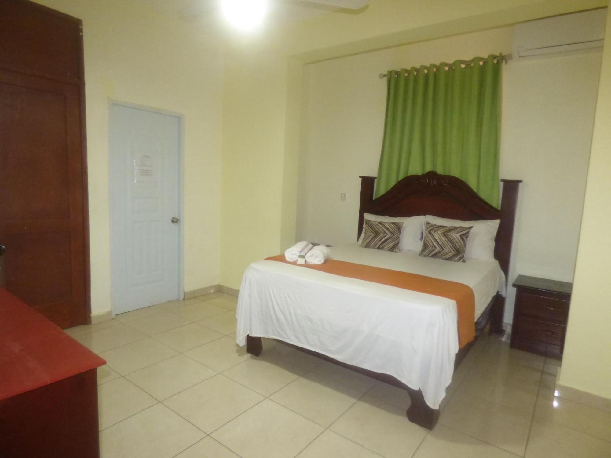 Hotel Enrique I Gazcue, Bed And Breakfast Santo Domingo Bagian luar foto