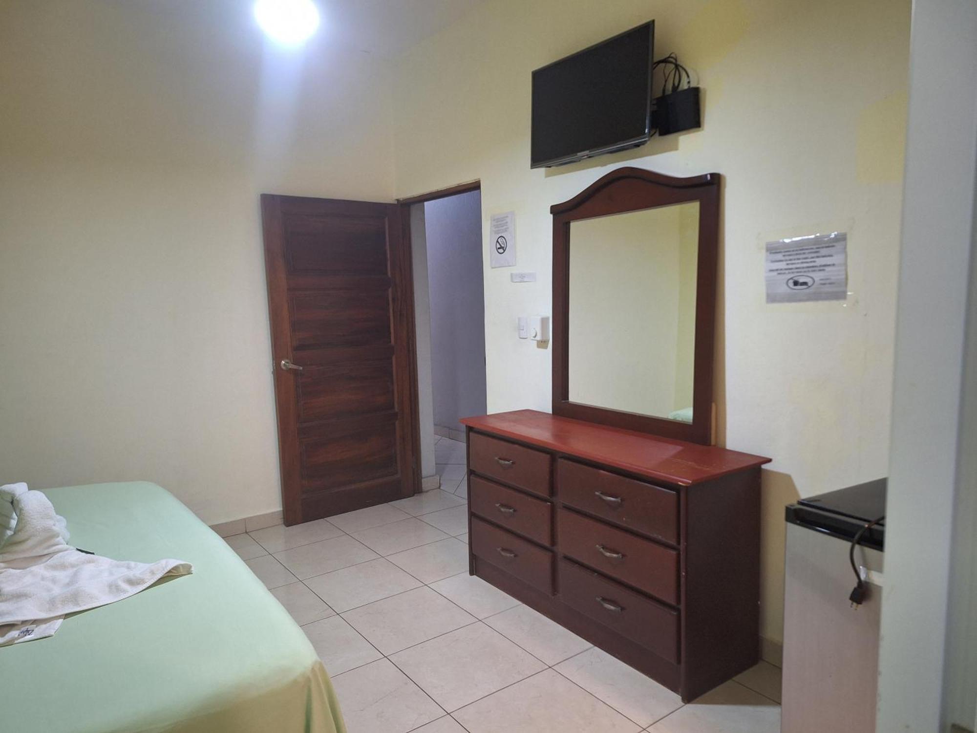 Hotel Enrique I Gazcue, Bed And Breakfast Santo Domingo Bagian luar foto